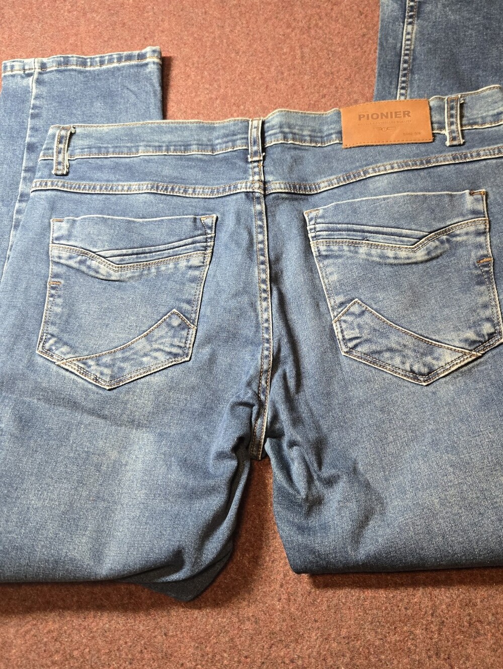 Pionier Men's Straight Fit Jean In A Size 34x29 Waist Will Stretch 2in